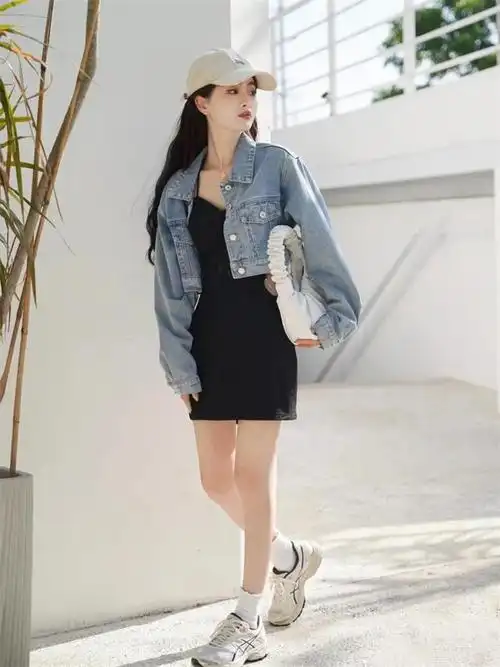 运动鞋与裙子如何搭配才不显"普通"?配色和显高技巧都得知道