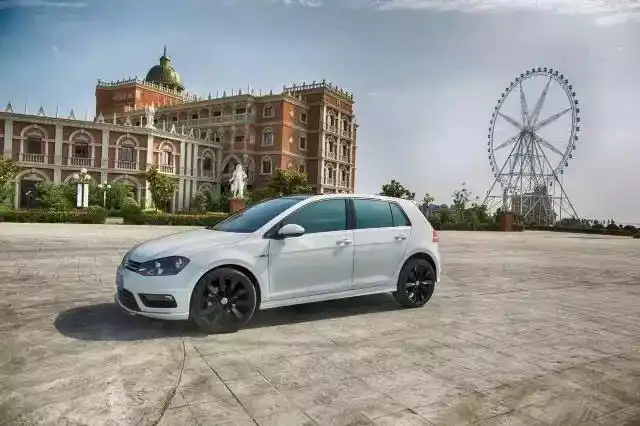 宿迁90后的战斗灰高尔夫mk7