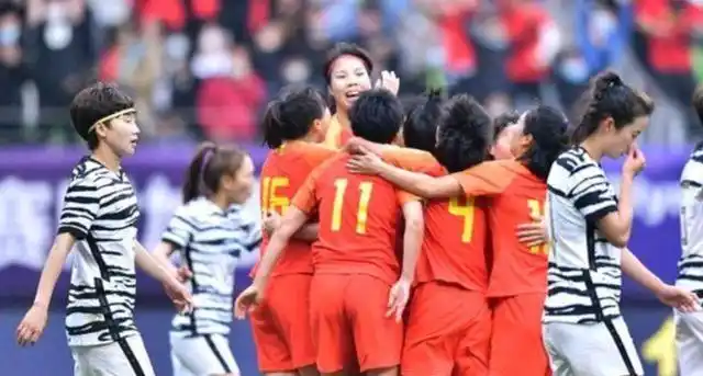 论李玟娥与赵丽娜谁才是亚洲女足界的第一美女