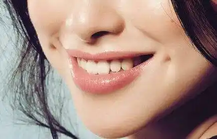 梨涡和酒窝的区别 梨涡是什么样子图片