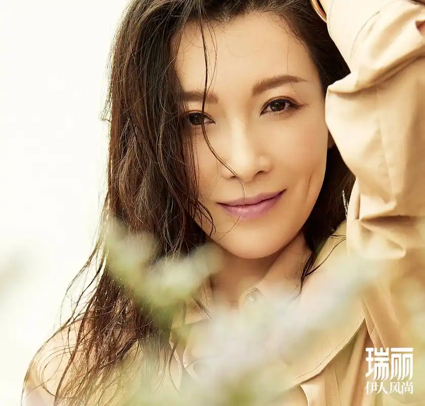 张棪琰最新时尚大片诠释自然系美人