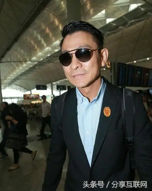 陈冠希为loewe品牌代言网友大喊刘德华刘德华