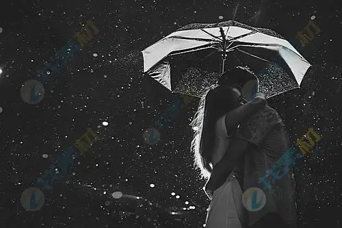 雨中拥抱情侣高清图片下载