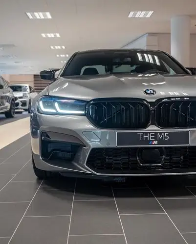 豪华运动的设计新款宝马m5雷霆版实车