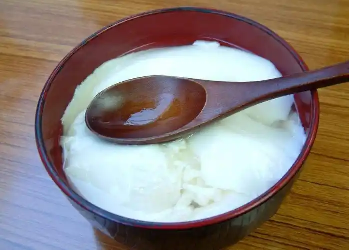 做豆腐脑时,不要再加石膏了,加点它,做出的豆腐脑嫩滑如果冻