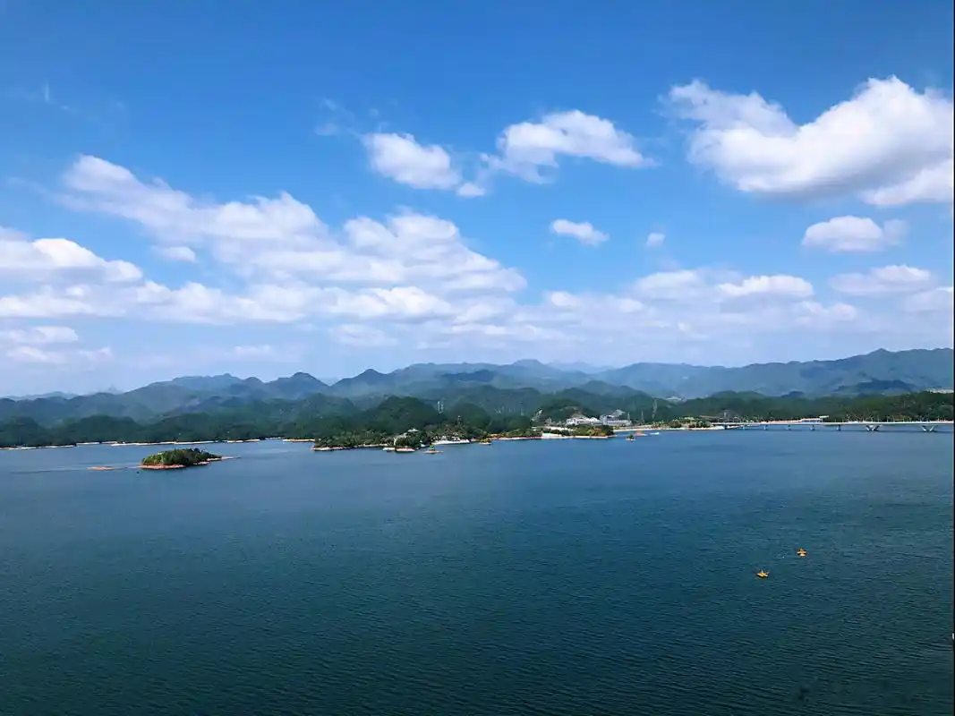 十月最后一天的 长江三角洲  … 早上像冬天    中午像夏天