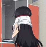 卡通妹子潇洒的穿衣服搞笑gif动图_动态图_表情包下载_soogif