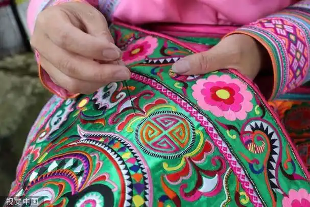 贵州黔东南:"传统刺绣 时尚元素" 助力当地旅游市场发展|苗族|榕江县