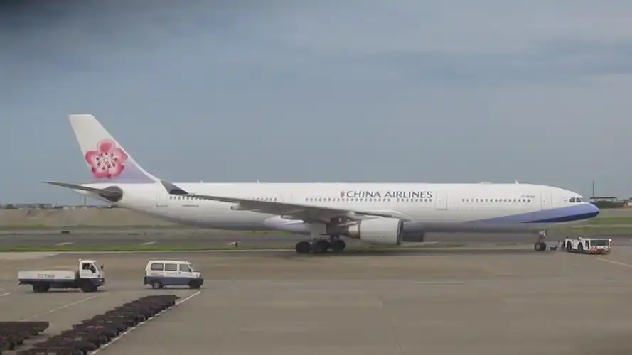 宝岛台湾桃园机场第二国际航厦台湾中华航空波音777300大型宽体式客机