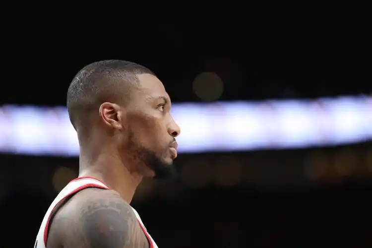 利拉德当阿米努和哈克莱斯有所发挥时我们是支完整的球队