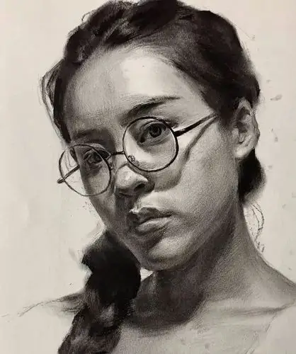 第三一二集朱传奇教你画正面微侧的戴眼镜女青年素描头像