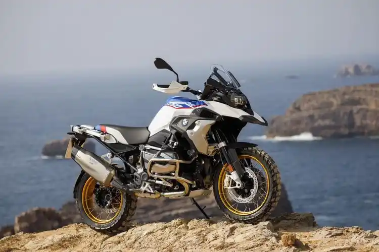bmw摩托车全新r 1250系列耀目上市