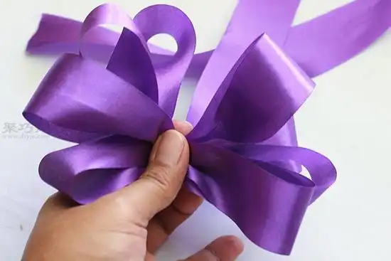 手工diy花形结教程教你如何做用丝带制作蝴蝶结
