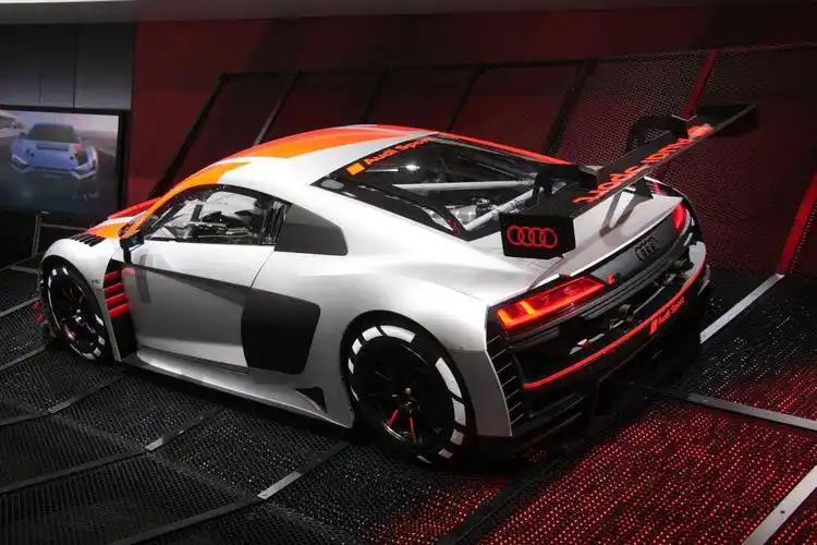 奥迪r8lmsgt3赛车宽体轮圈真的好看