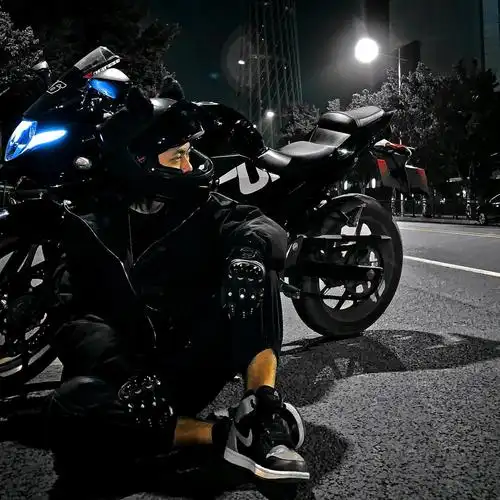 隔壁骑gsx的老王头像