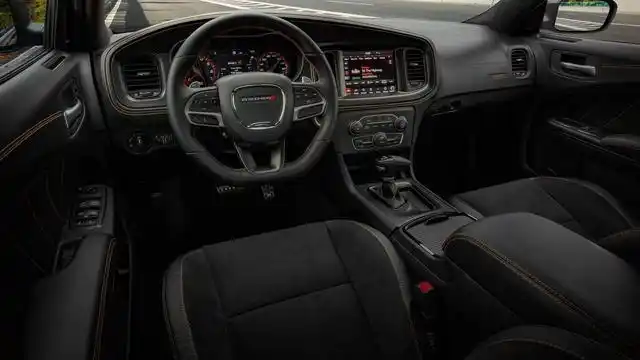 道奇挑战者战马新推特别版致敬hemi引擎宣扬srt血统