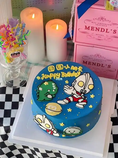 八寸手绘奥特曼蛋糕