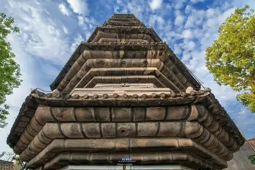 两千年的乌塔 只因为帝王被杀而建了七层