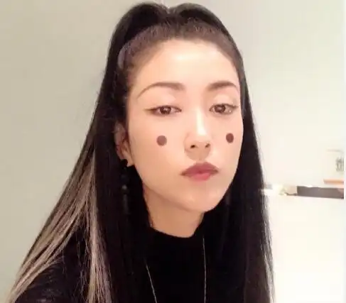 央吉玛老公李鑫吗 央吉玛个人资料介绍