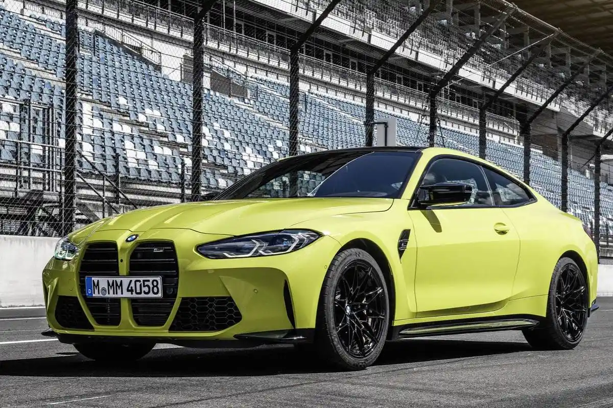 预计2021年正式上市宝马全新m4的外观方面,前脸大尺寸的双肾