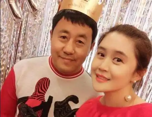 2,提及王小宝与吴琼尽管有关大鹏和张文露的传闻四处流传,但未必可信.