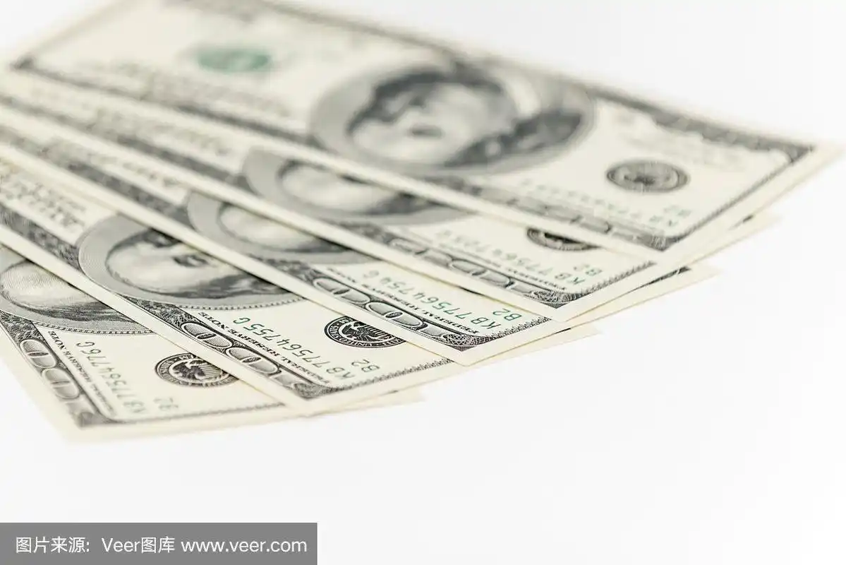 150美元的纸币作为背景