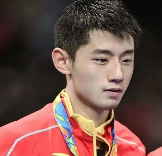 张继科近况,他在争议中独行,他最大的败笔,就是找到了景甜?