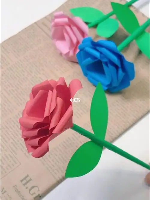 漂亮的玫瑰花折纸,教程也很简单,快做一个送给妈妈吧!