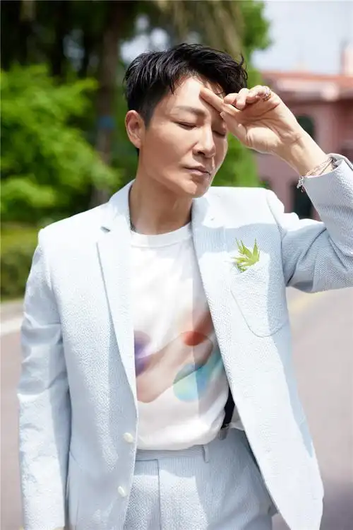 据悉,由李宗翰领衔主演的电视剧《理智派生活》正在湖南卫视热播中