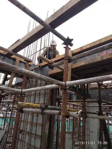 3#楼十二层结构梁模板安装.