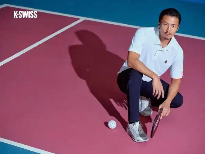 >购买锋味和谢霆锋代言产品>即刻探索運動「鋒」度謝霆鋒品牌花絮發佈