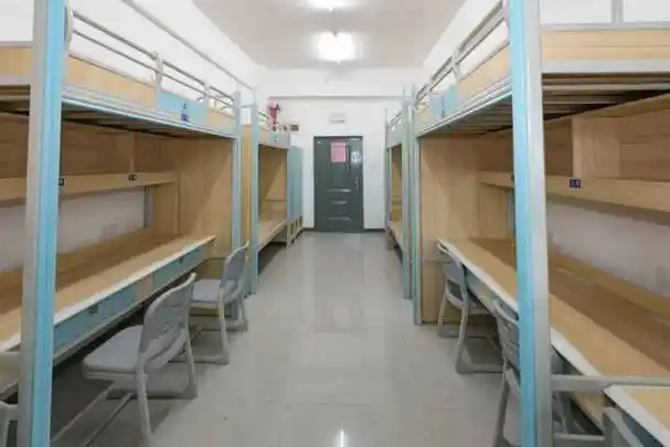 两所"新"高校曝光,比在家住还"香"?_智慧_教室_宿舍