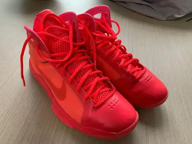 实战利器…穿上你就是最靓的崽…寻喜欢的有缘人,不议价…#闲置篮球鞋