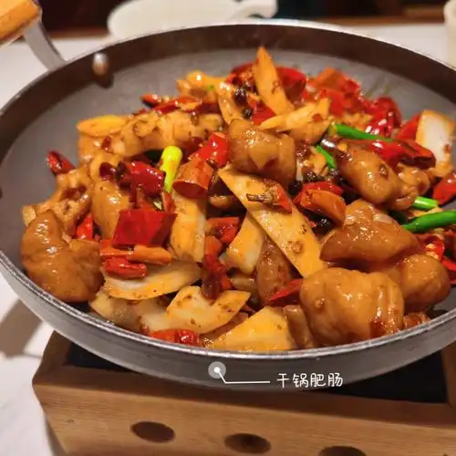 每道菜都不踩雷,很好吃,就是我俩胃太小91干锅肥肠一口爆油的感觉