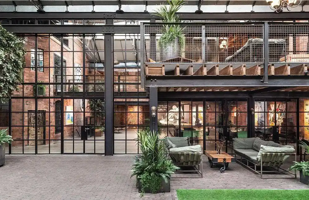 javelin block作品|英国废弃纺织工厂改造翻新成电影院,工作室和公寓