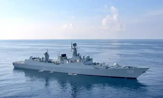 海军第一艘换装国产qc280燃气轮机的169武汉舰