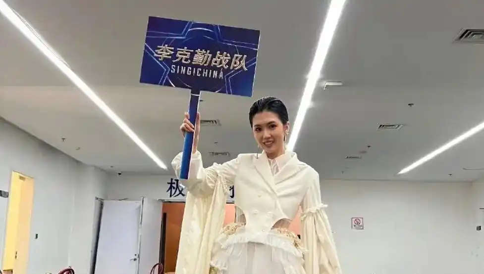 梁玉莹已签约梦响强音,看来能摆脱梦响强音的总冠军只有单依纯