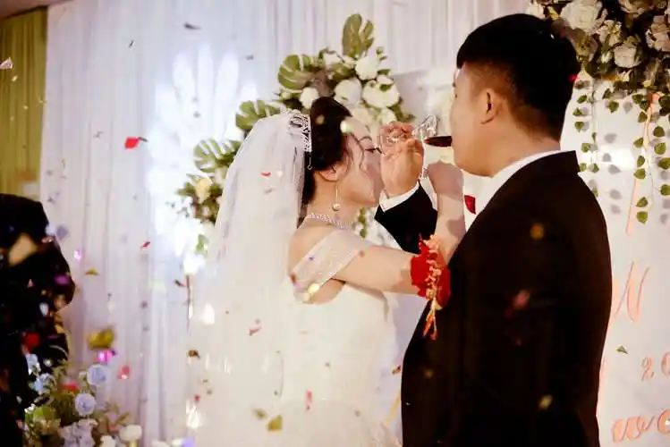 恭喜新郎王博宇新娘宫印珊新婚快乐～婚礼现场纪实