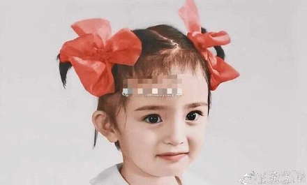 杨幂刘恺威离婚后,女儿小糯米正面照被曝光,天生的美女胚子!