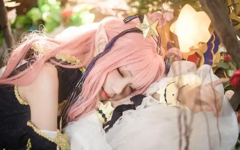 公主连结柏崎初音甜美cosplay写真