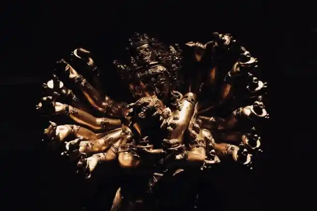 与正忙着的他们打了个照面 其实,我脑海里是有欢喜禅,密宗,双修这些