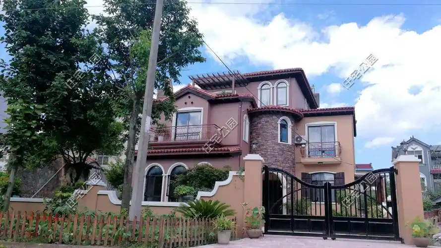 浙江姜先生农村花110万自建别墅圆童话梦亲手完成梦幻花园