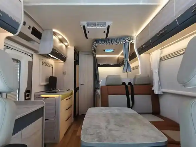 40万左右依维柯c型大小额头房车满配