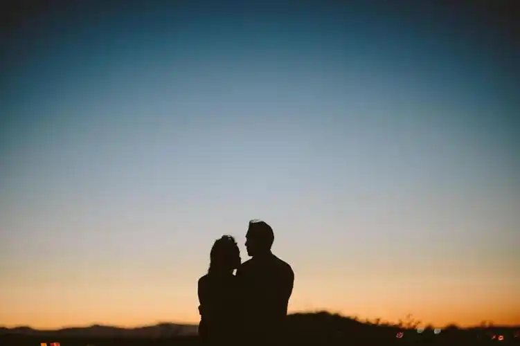 抖音最近很火的情侣图,高清图片,壁纸-桌面城市