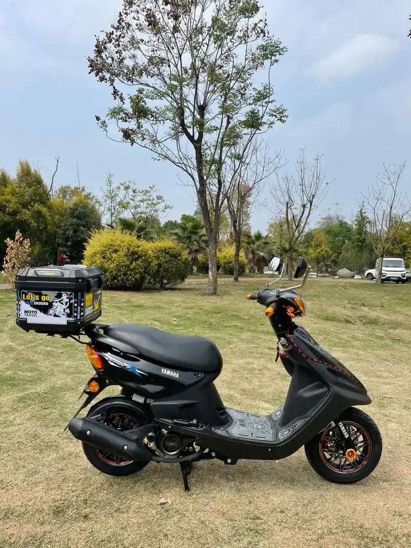 雅马哈福喜100 16年上牌 雅马哈福喜100  川a手续齐全  四千多公里