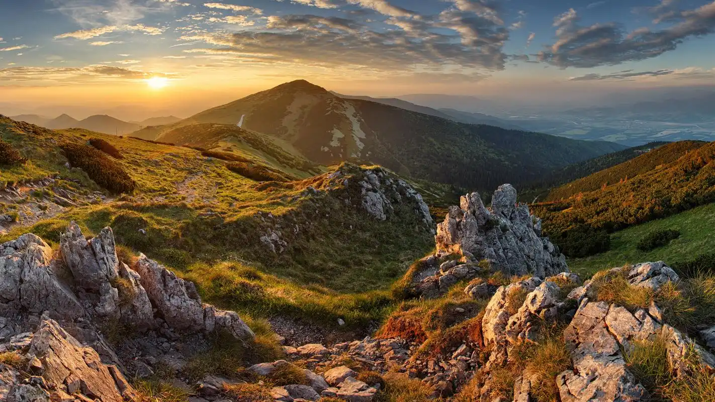 精选壮观的山峰山顶风光美景壁纸图片