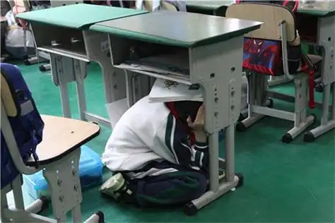 生命安全记于心,成都市桐梓林小学防震演练践于行 生命安全记于心