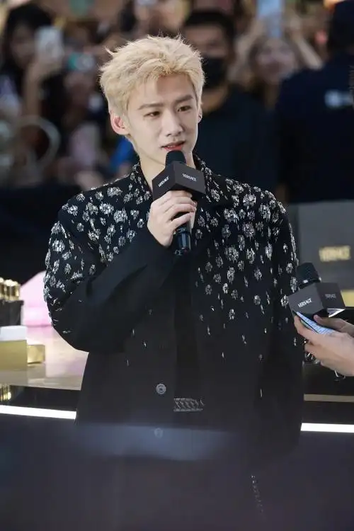 白敬亭金发闪钻西装##白敬亭深圳线下活动