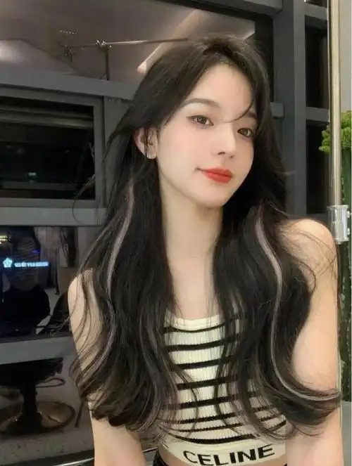 女生染头发什么颜色好看?这9款今年最流行