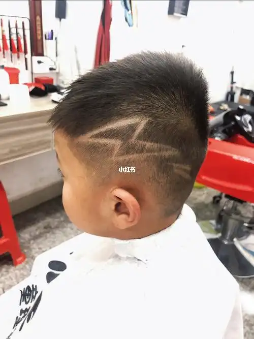 儿童理发线条雕刻闪电图案